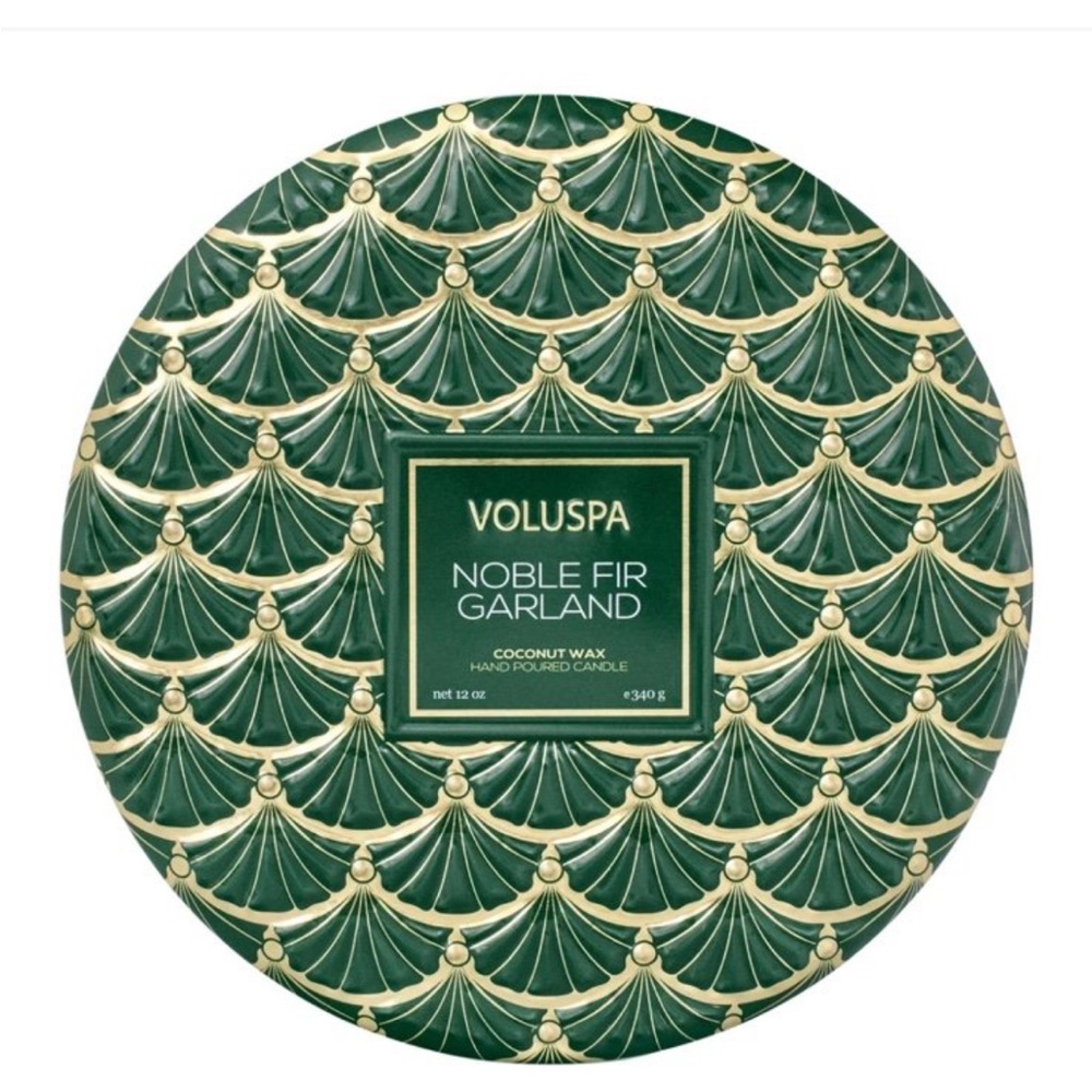 Voluspa NEW NOBLE FIR GARLAND
3 WICK TIN CANDLE